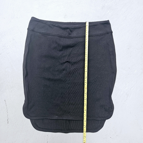 lululemon Athletica Women's Black Stretchy High & Low City Skirt Size 6 - Picture 4 of 7